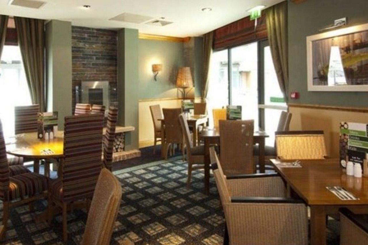 Premier Inn Ashford Central Екстериор снимка