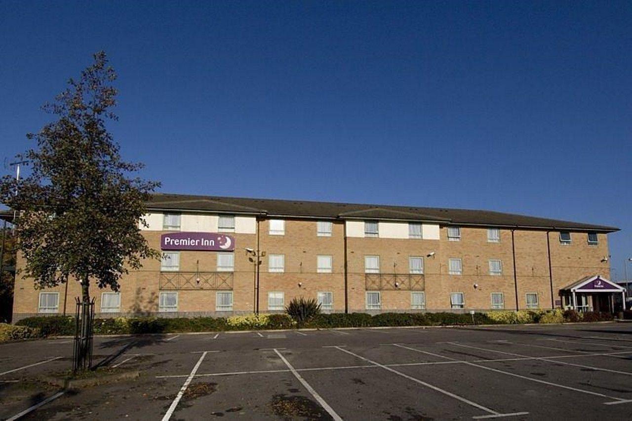 Premier Inn Ashford Central Екстериор снимка