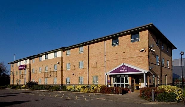 Premier Inn Ashford Central Екстериор снимка